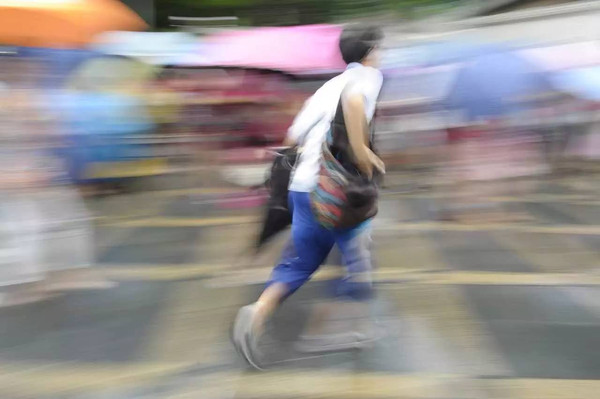 廣州暴雨突襲，高考繼續_草莓污视频在线看廠家