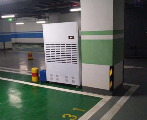 地下車庫草莓污视频在线看
